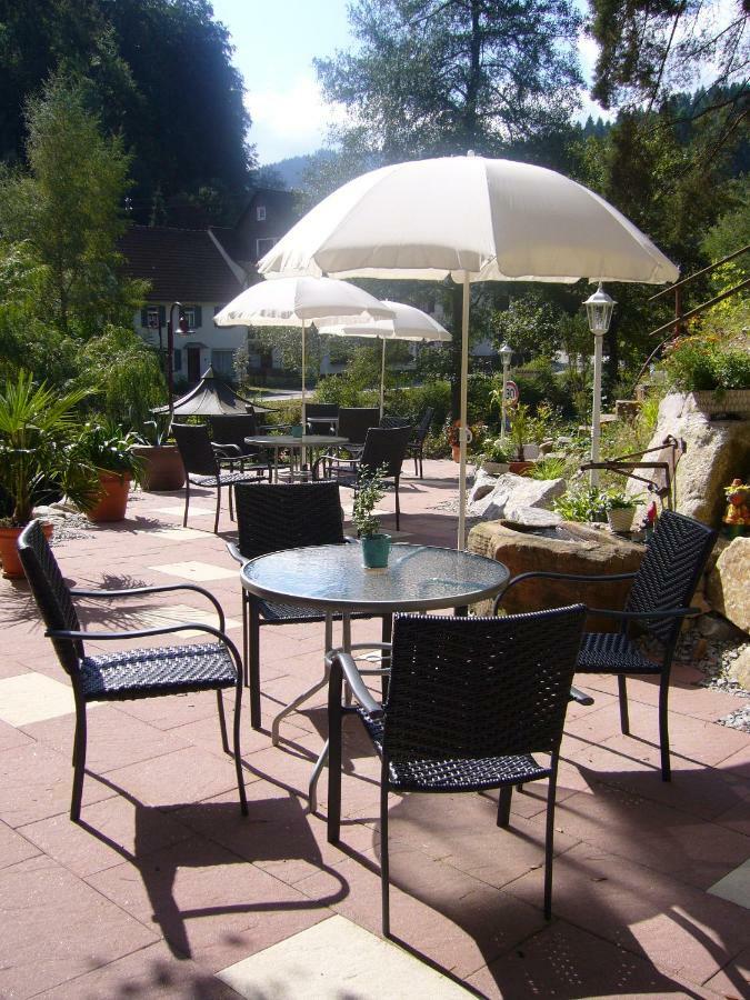Adieu Alltag: Pension Oesterle Im Schwarzwald Schonmunzach Exterior photo